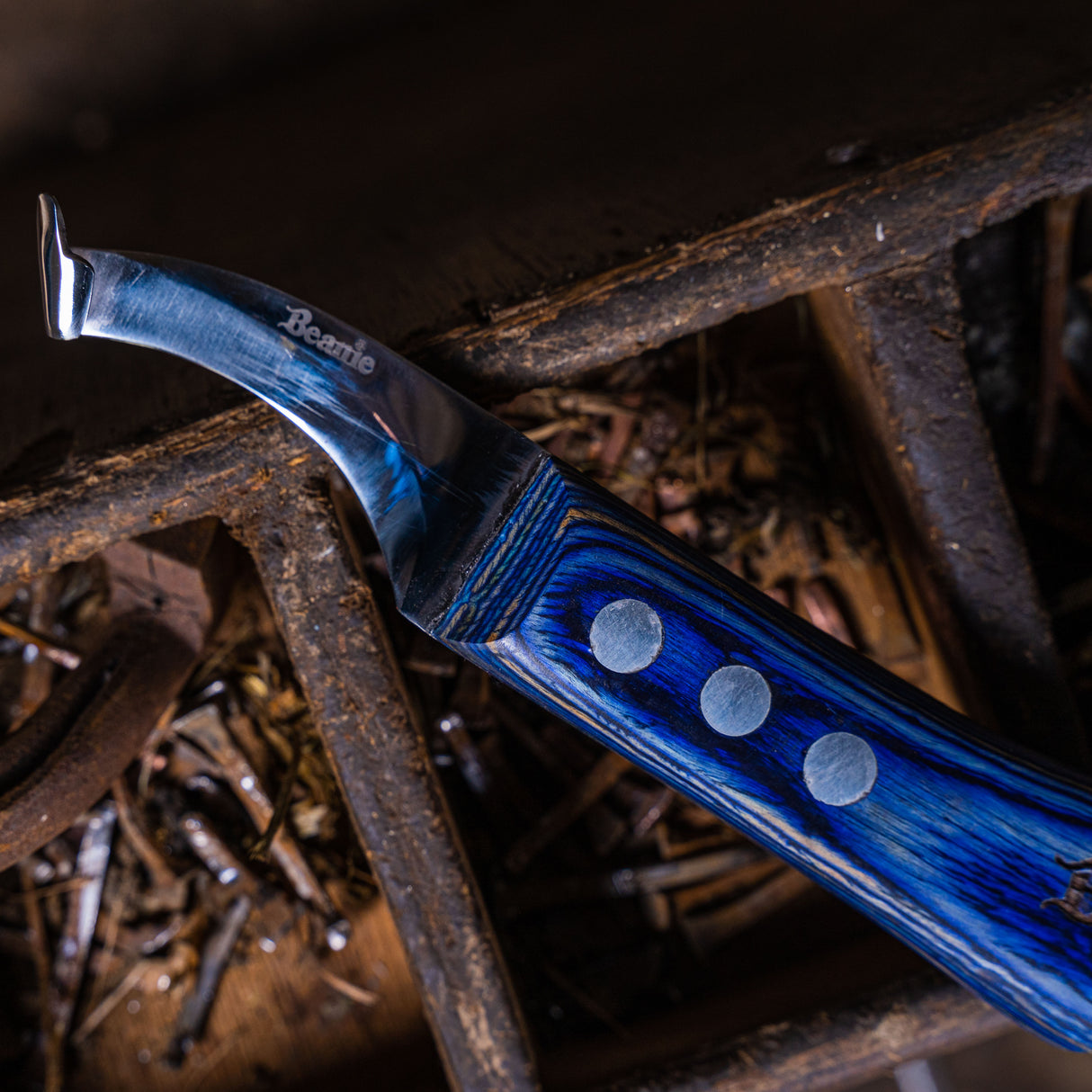 Beanie Farrier Curved Blade Knife with Brass Topper