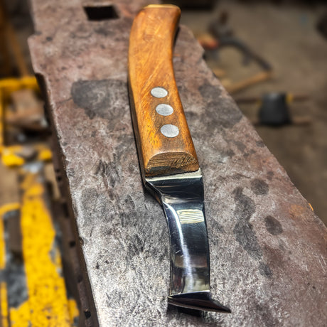 Old Model Beanie Wide Blade Knife with Brass Topper