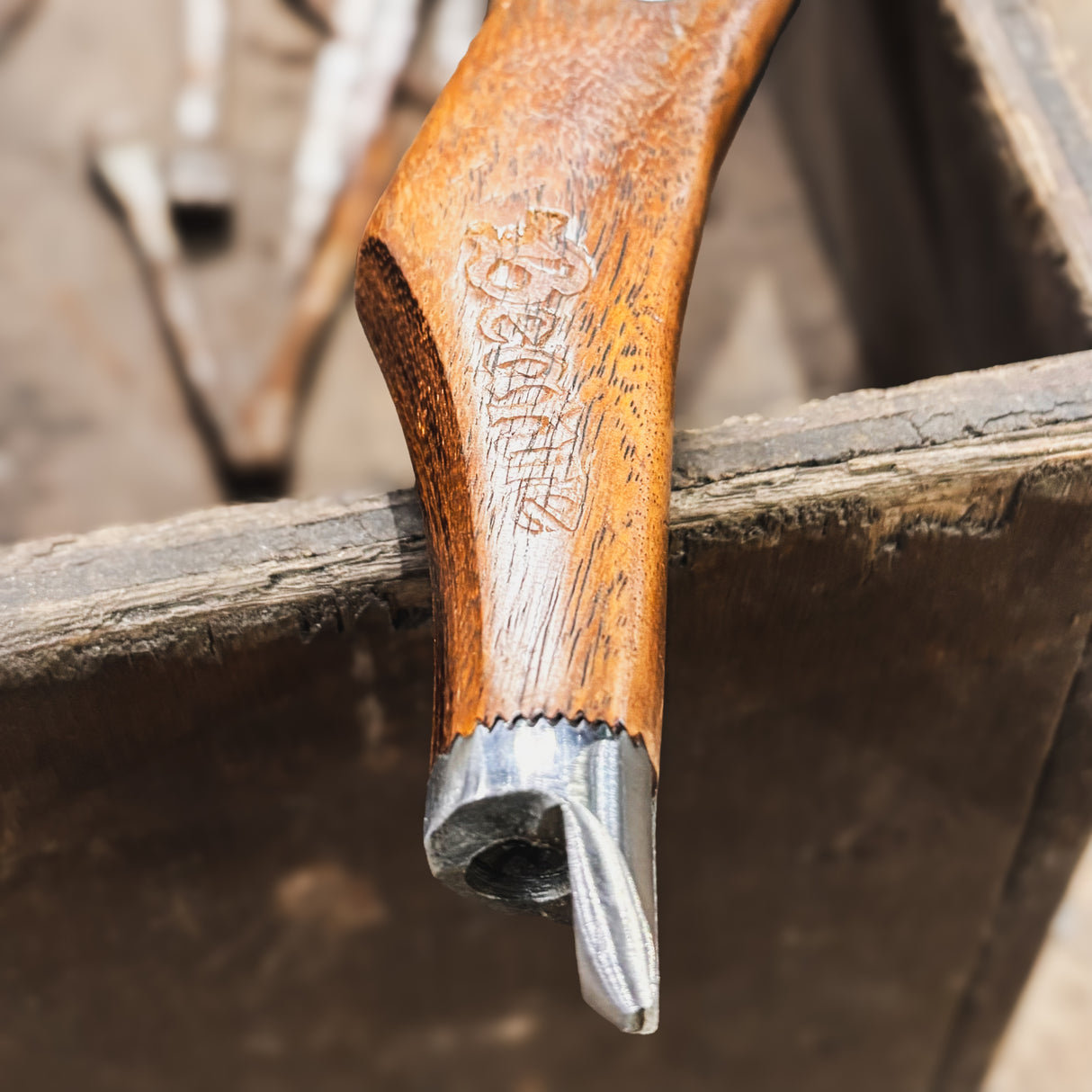 Old Model Beanie Straight Blade Knife with Flick Groover (Website Exclusive)