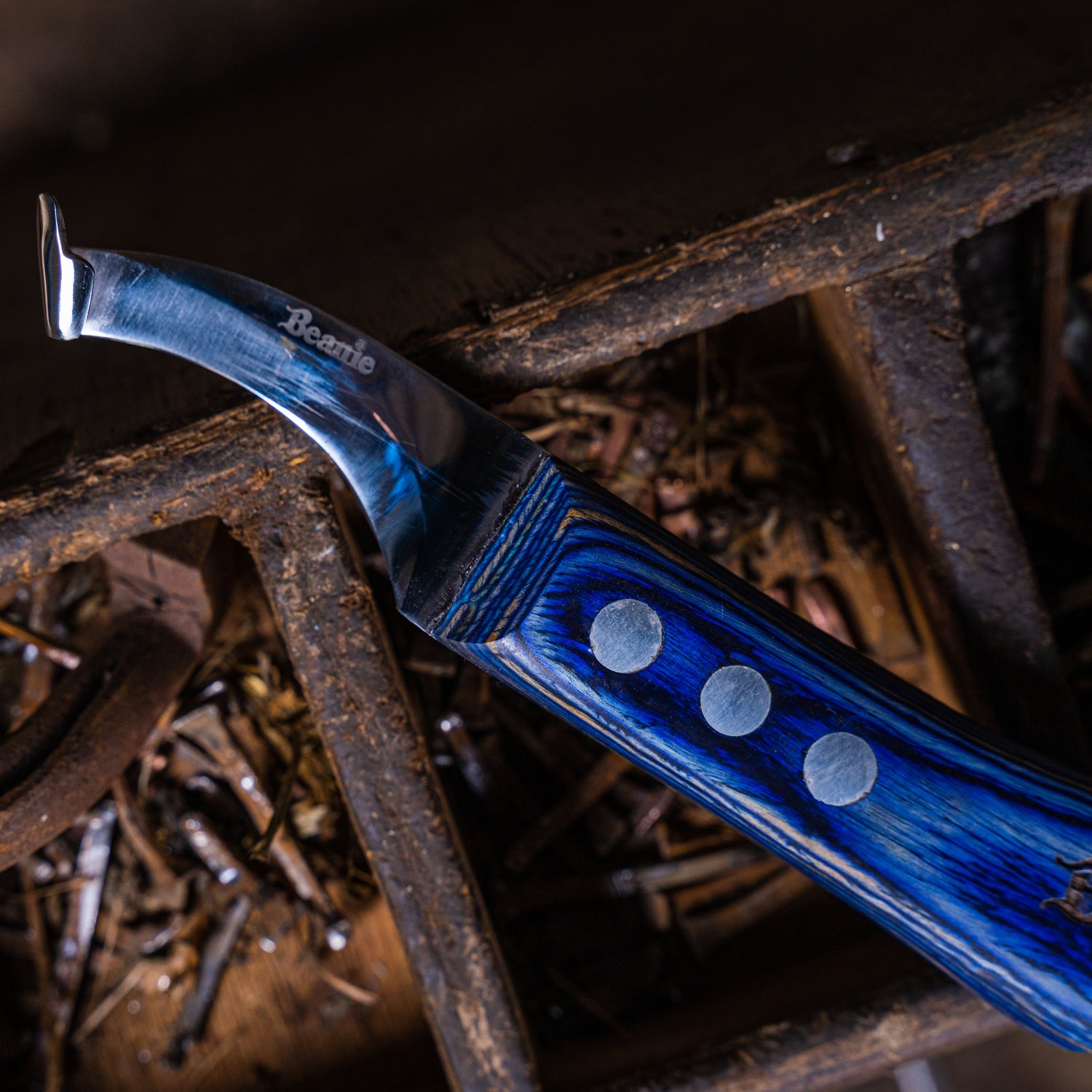 Beanie Farrier Curved Blade Knife with Brass Topper